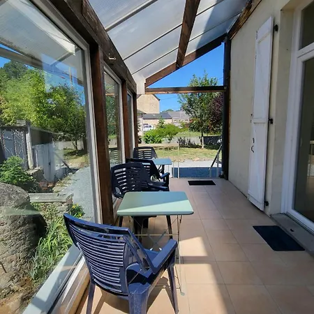 Hébergement de vacances De La Fontaine La Bazouge-des-Alleux